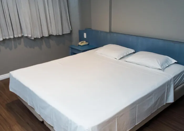 Hotel Master Express Alberto Bins - 200 Metros Do Hospital Santa Casa 3*
