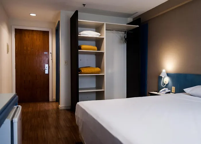 Hotel Master Express Alberto Bins - 200 Metros Do Hospital Santa Casa 3*