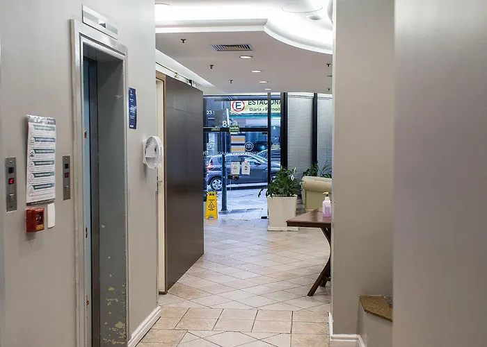 Master Express Alberto Bins - 200 Metros Do Hospital Santa Casa Hotel 3*