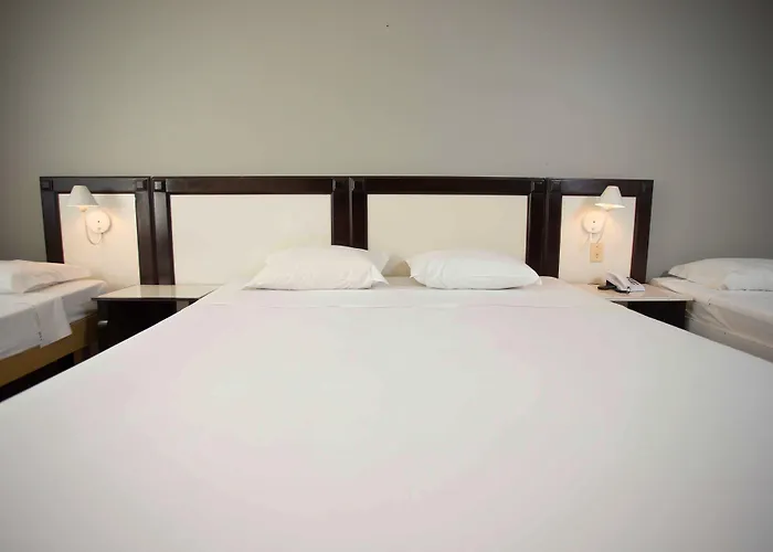 Hotel Master Express Alberto Bins - 200 Metros Do Hospital Santa Casa 3*