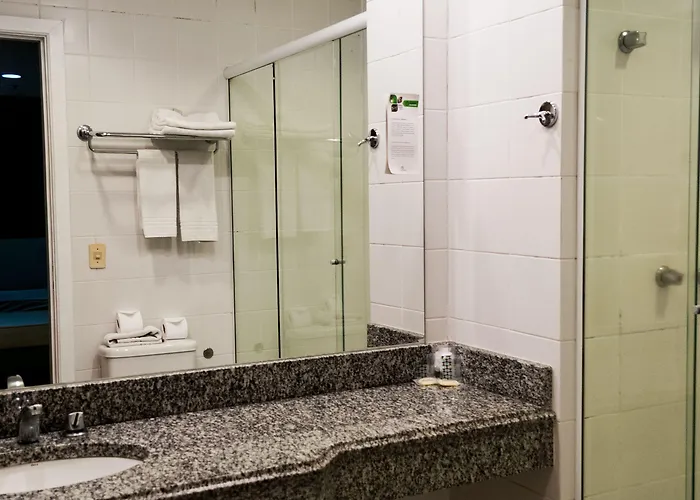 Master Express Alberto Bins - 200 Metros Do Hospital Santa Casa Hotel 3*