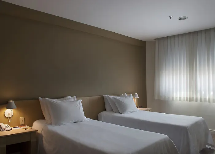 Hotel Master Express Alberto Bins - 200 Metros Do Hospital Santa Casa 3*
